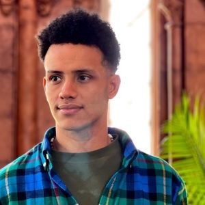 Meet your Posher, Akram